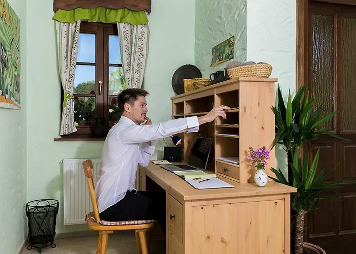 Lantgård Tourist Farm Mali Raj *