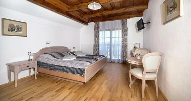 Lantgård Tourist Farm Mali Raj *