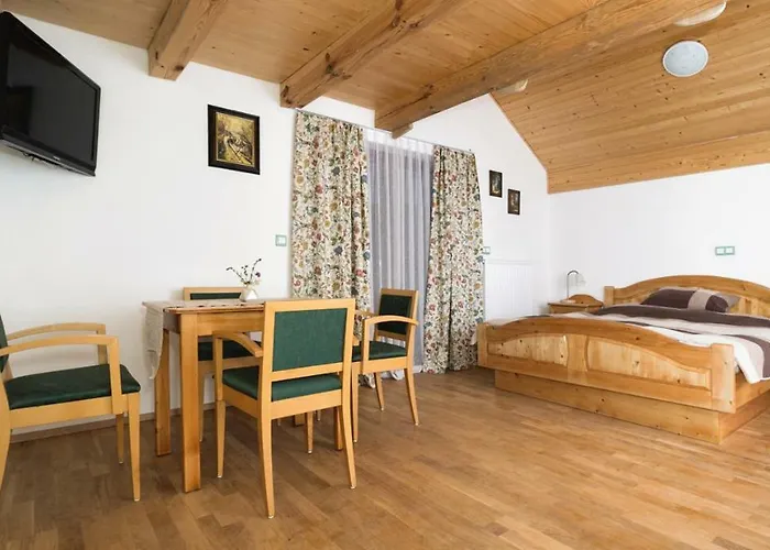 Lantgård Tourist Farm Mali Raj