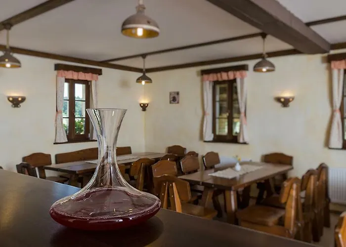 Tourist Farm Mali Raj Lantgård *